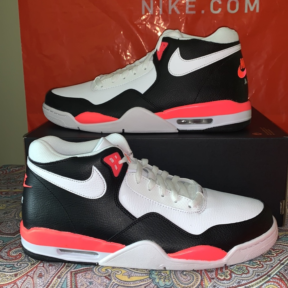 NikeFlight Legacy Black Flash CrimsonWhite USSZ 12 - Picture 2 of 12